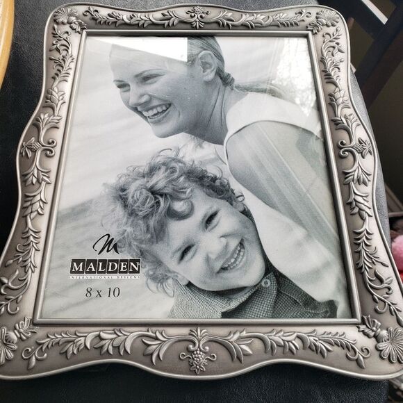 Malden Metal Picture Frame 8×10 - Picture 1 of 6